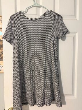 LOFT Black and White Striped Petite Top
